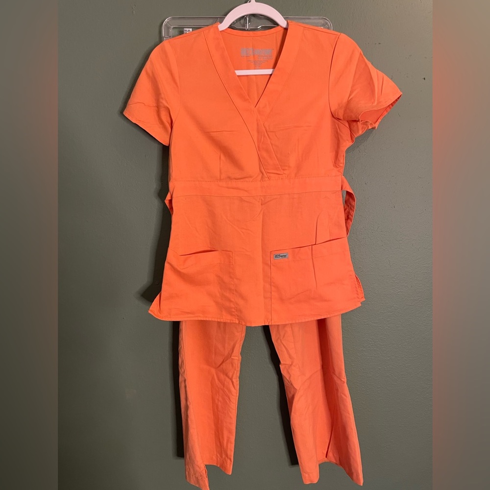 Greys anatomy set top and bottom scrubs